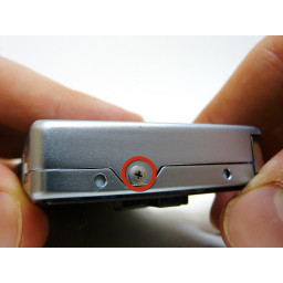 Замена крышки батарейного отсека Game Boy Micro